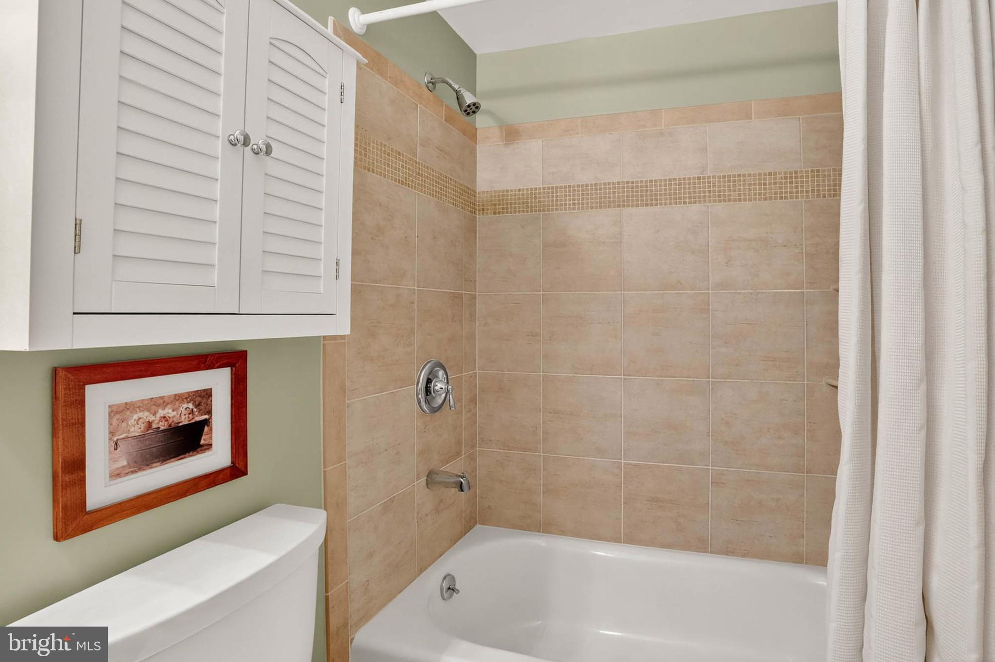 MACGILLS COMMON - Residential