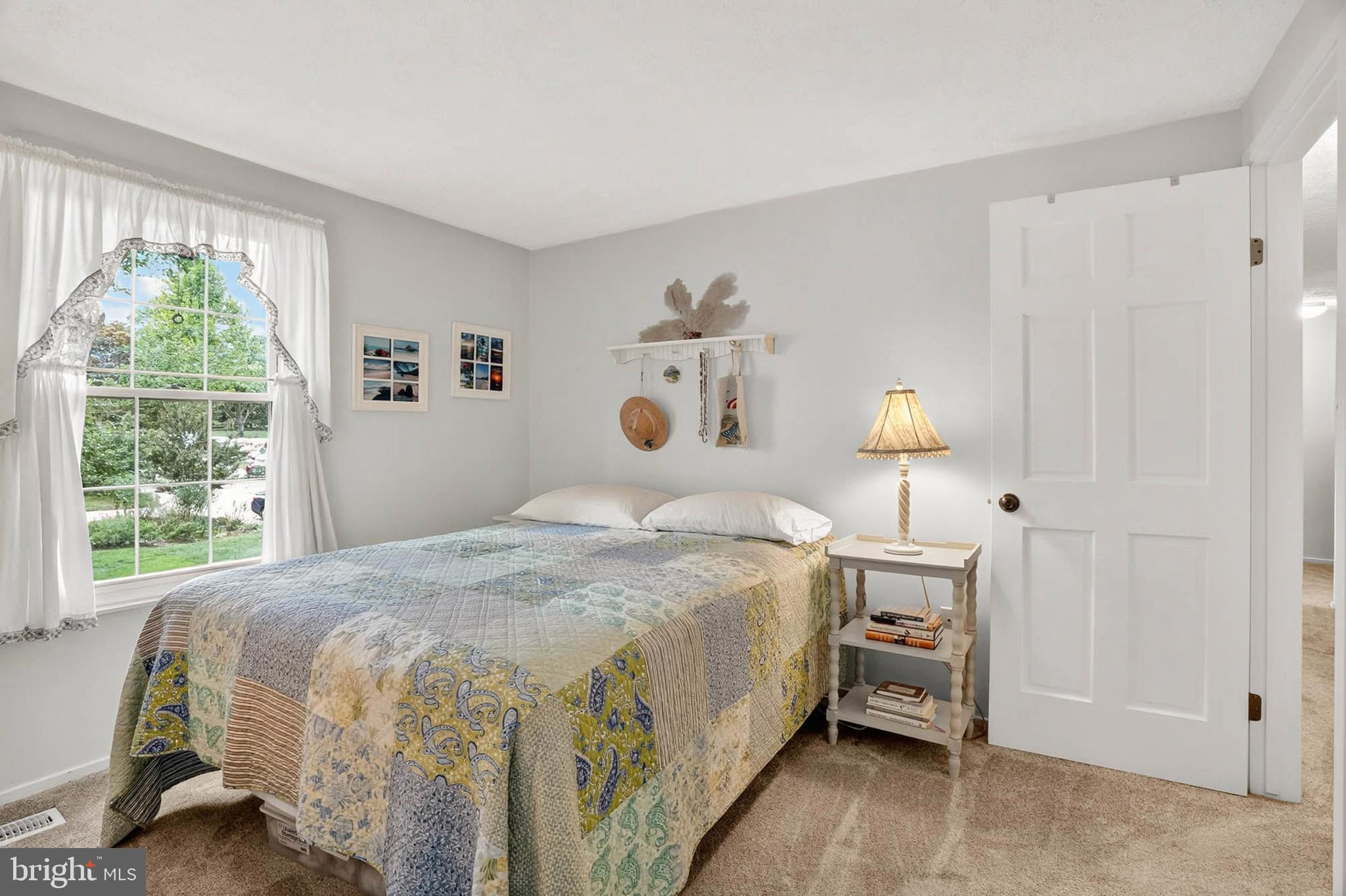 MACGILLS COMMON - Residential