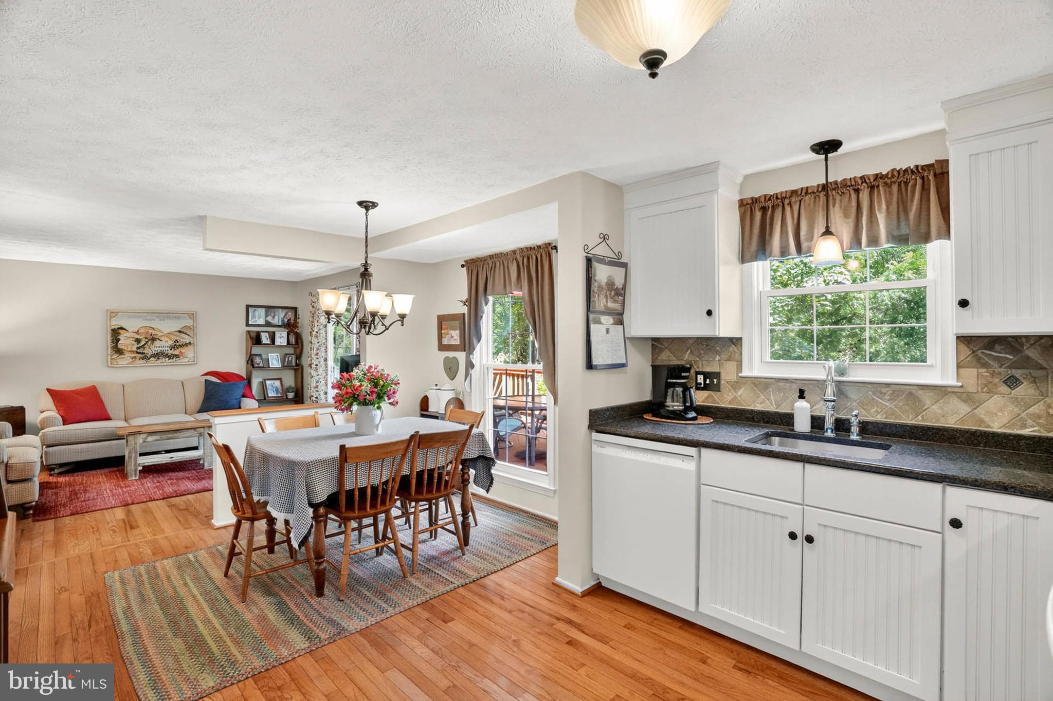 MACGILLS COMMON - Residential