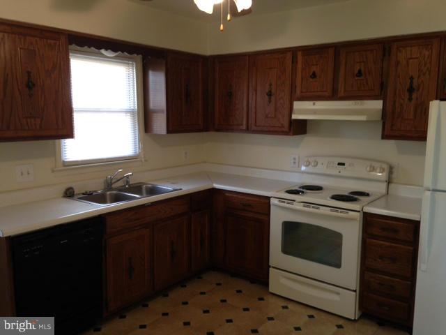 WARREN WOODS - Residential