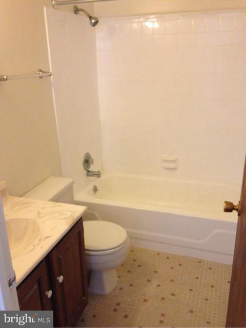 WARREN WOODS - Residential