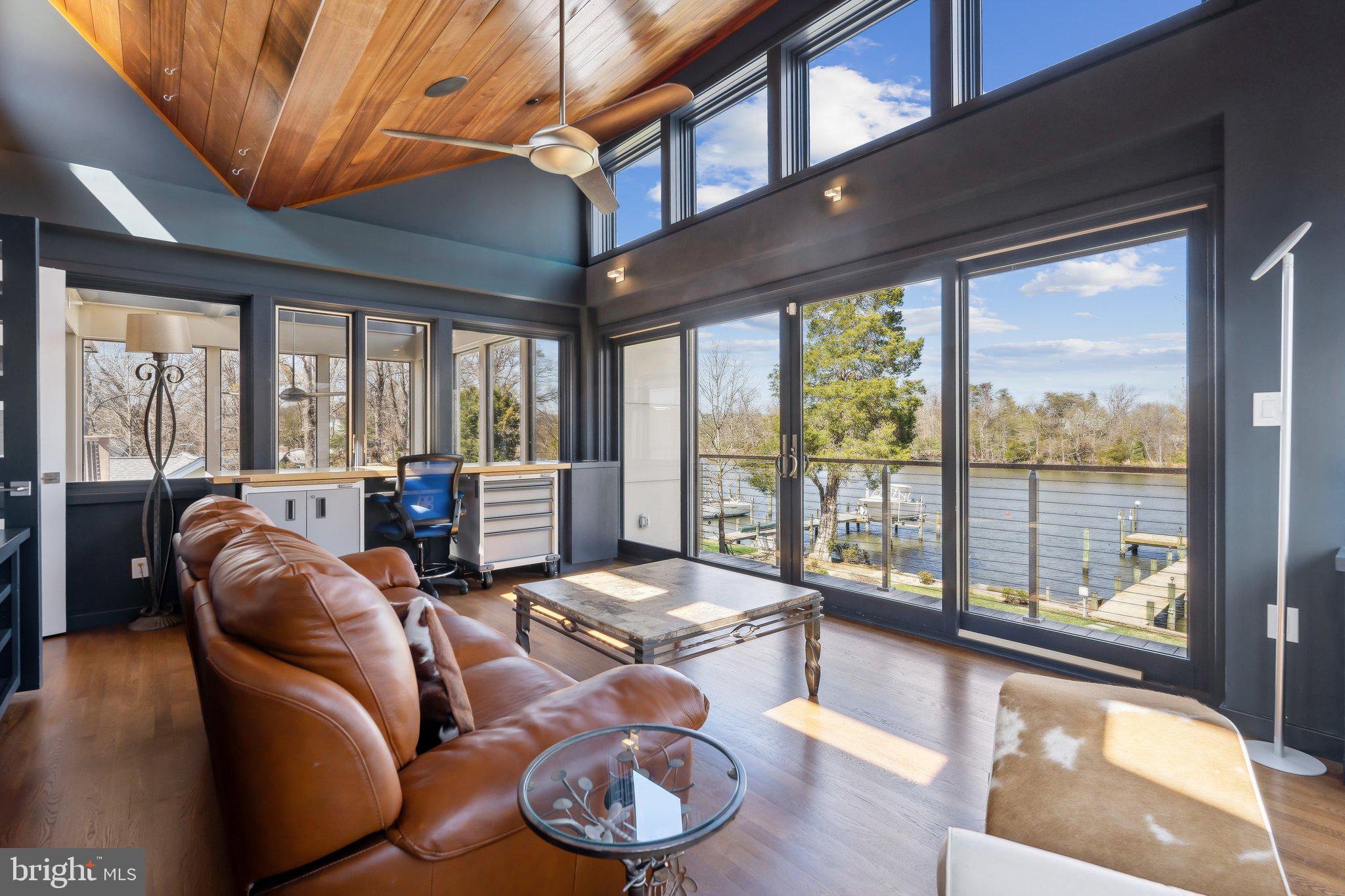 SHADY OAKS MANOR - Residential