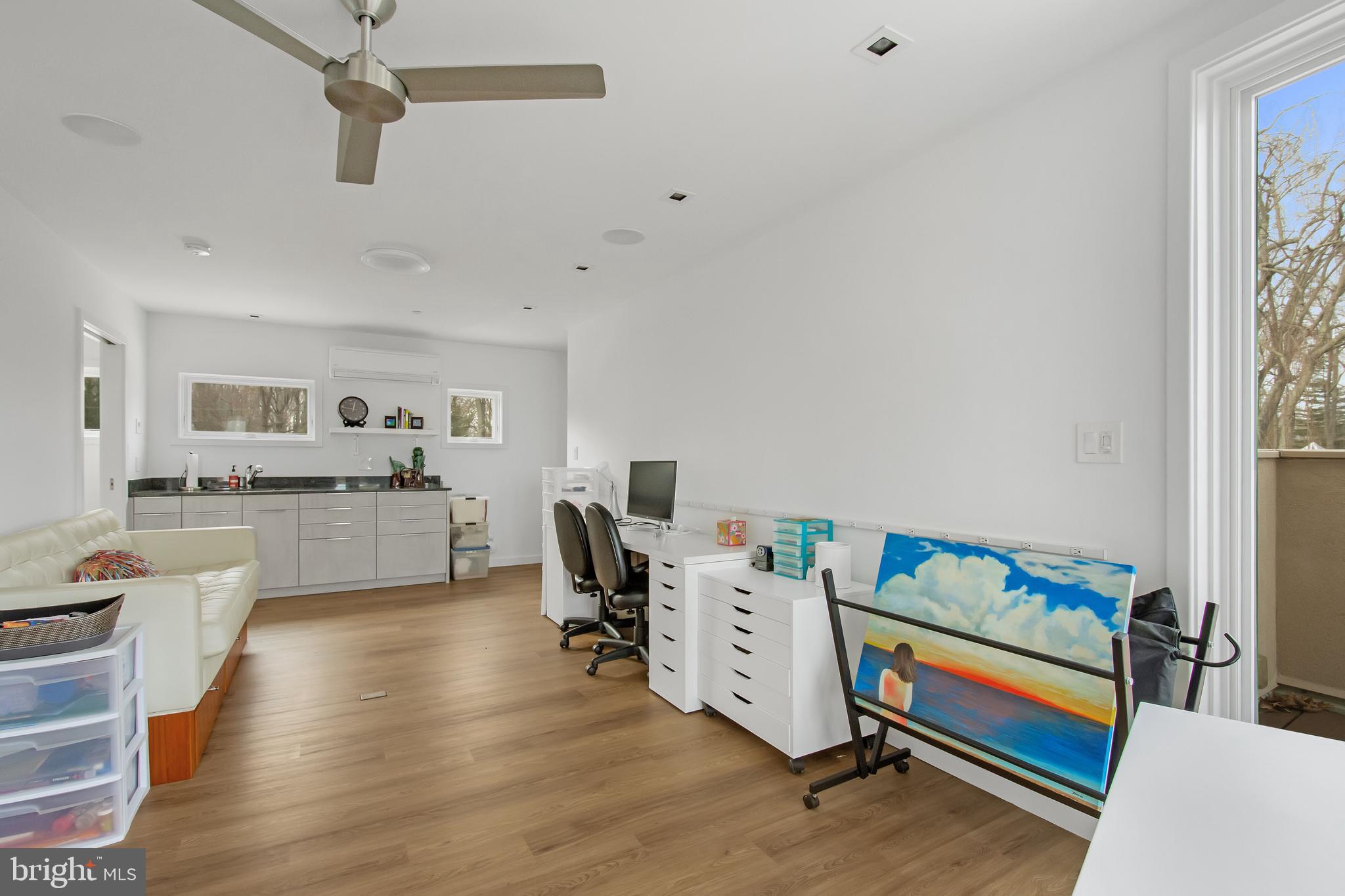 SHADY OAKS MANOR - Residential