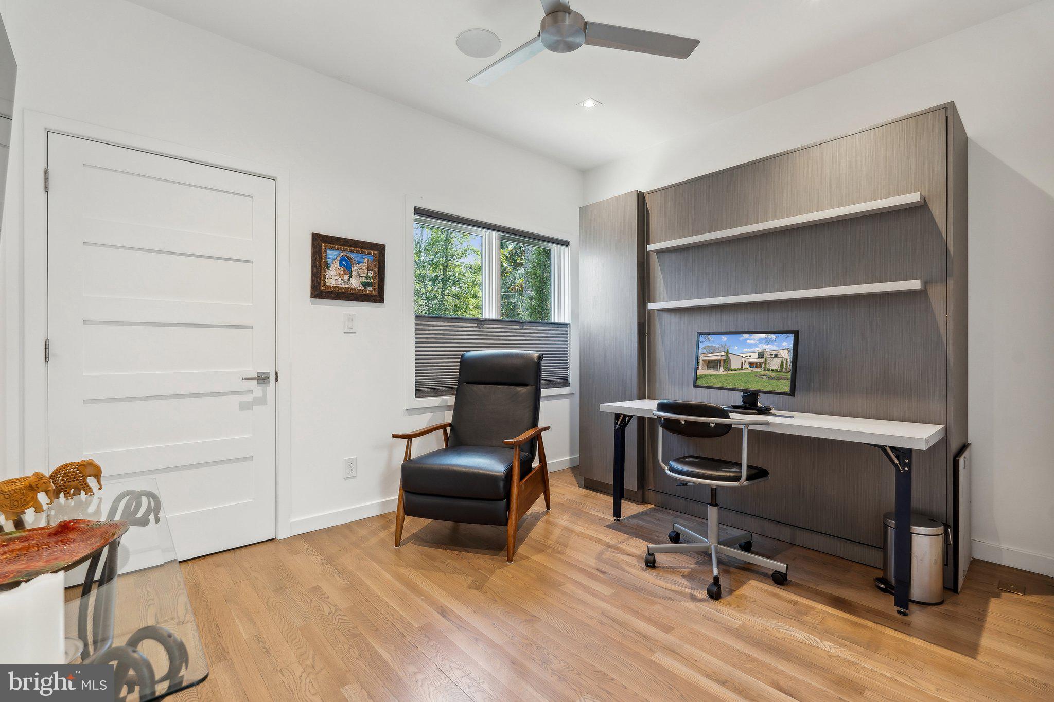 SHADY OAKS MANOR - Residential