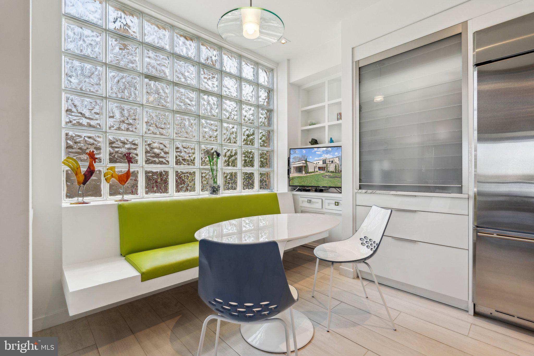 SHADY OAKS MANOR - Residential