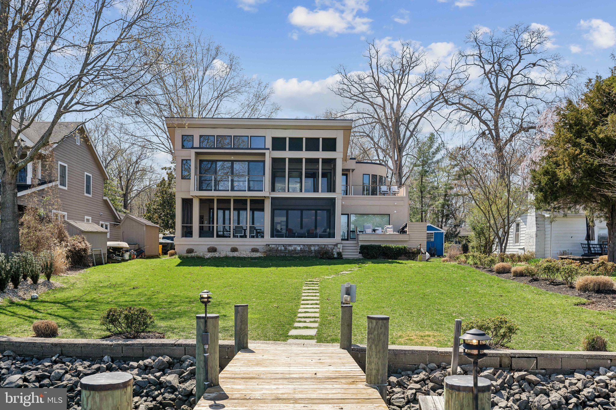 SHADY OAKS MANOR - Residential