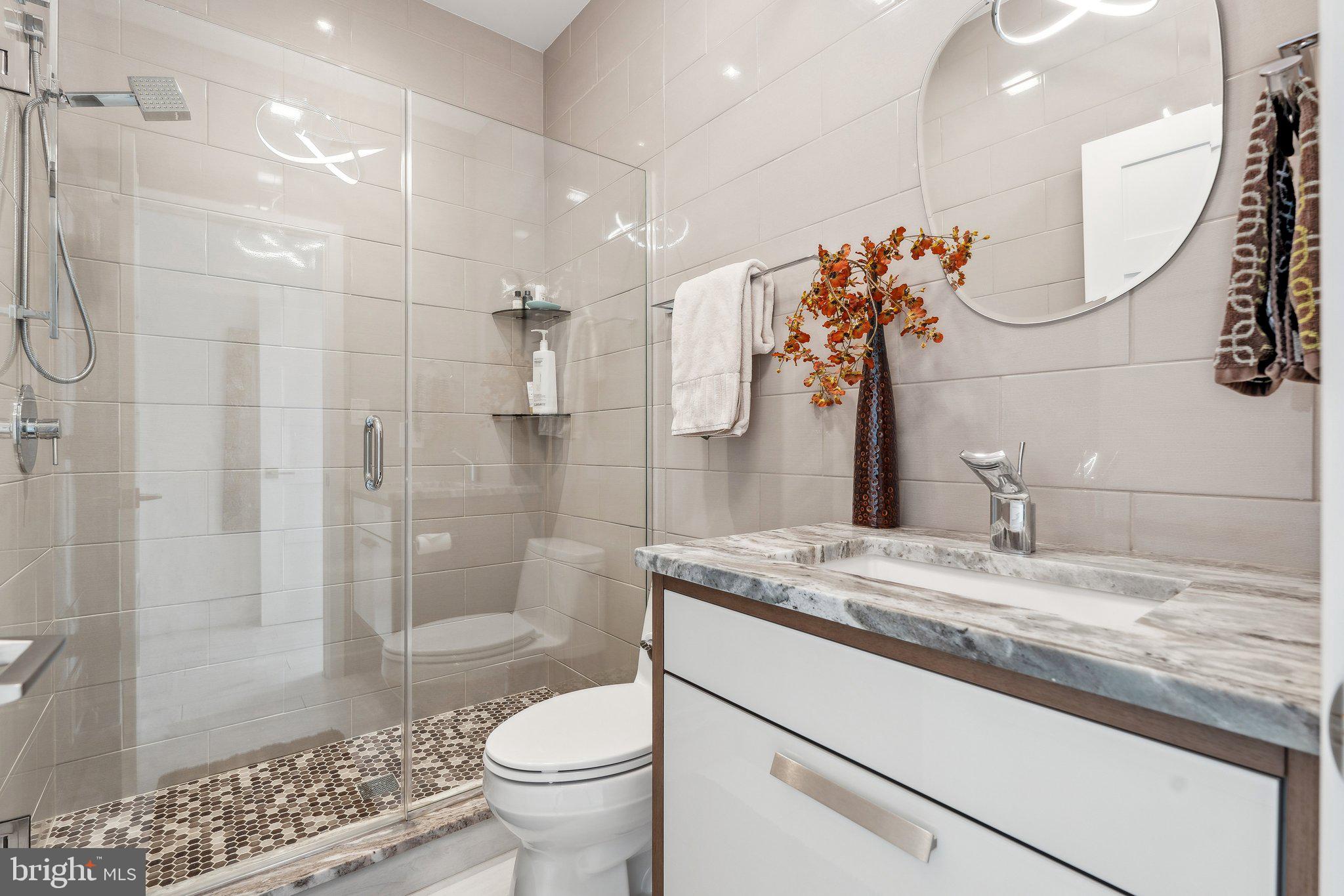 SHADY OAKS MANOR - Residential