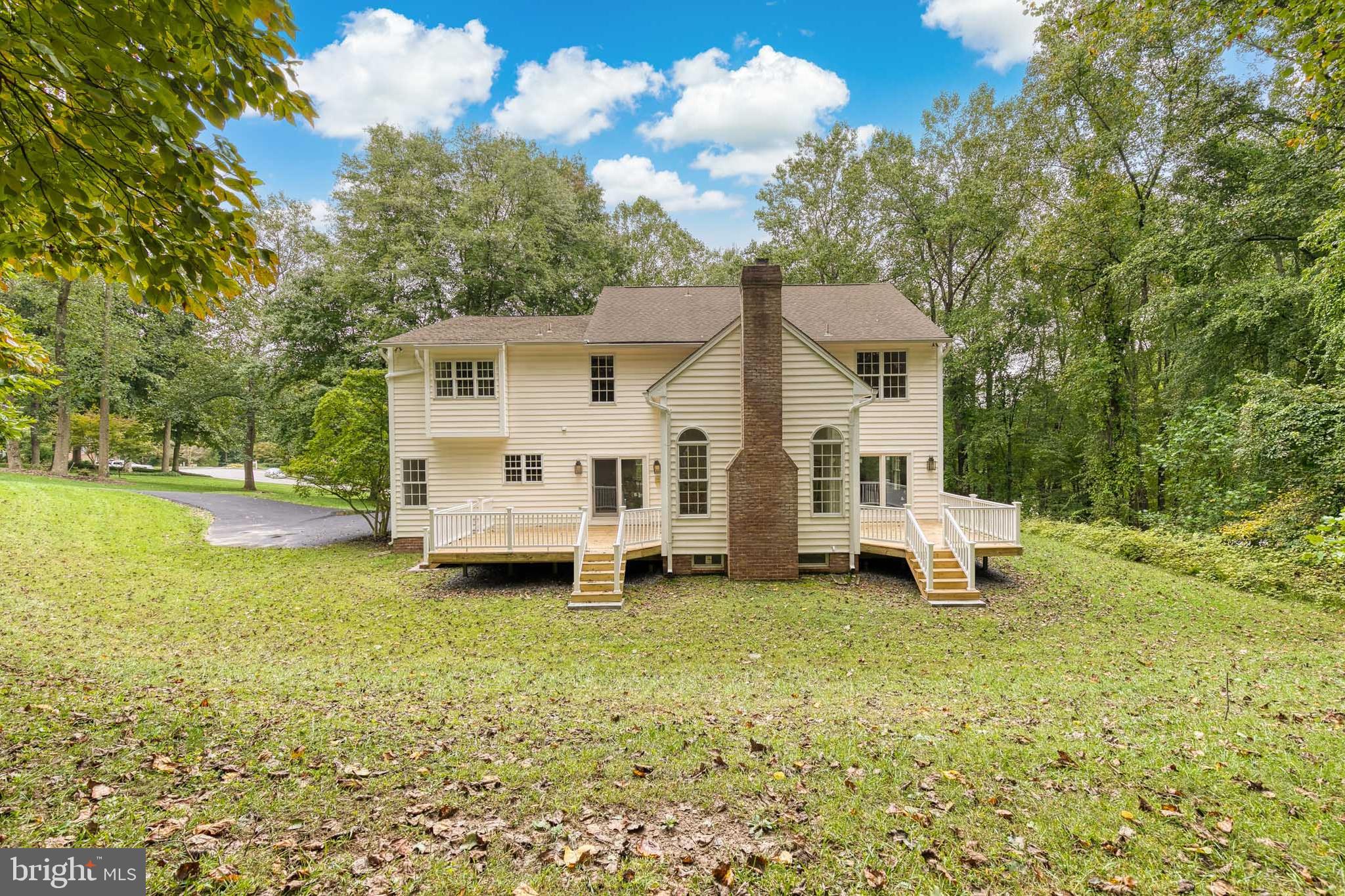 MANOR SPRINGS - Residential