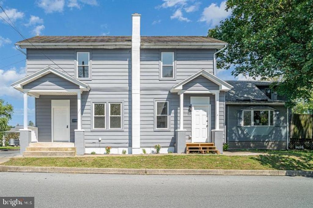 Photo of 138 S Hetrick Avenue, PALMYRA, PA 17078 (MLS # PALN2024582)