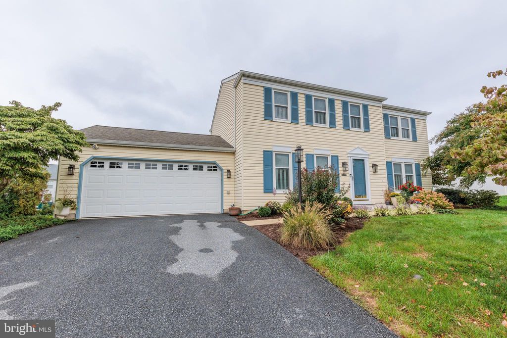 Photo of 8 Cobblestone Drive, Willow Street, PA 17584 (MLS # PALA2057982)