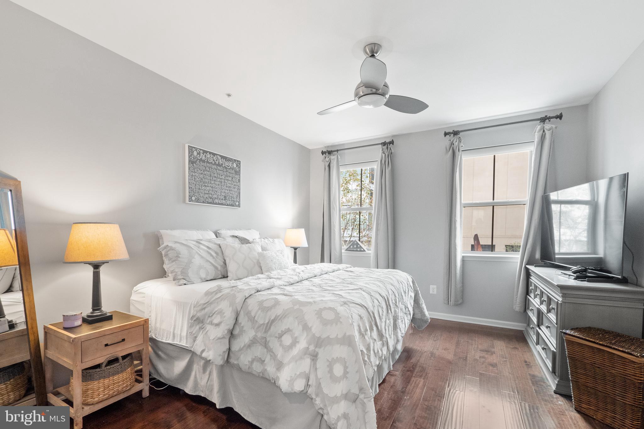 LOCUST POINT - Residential