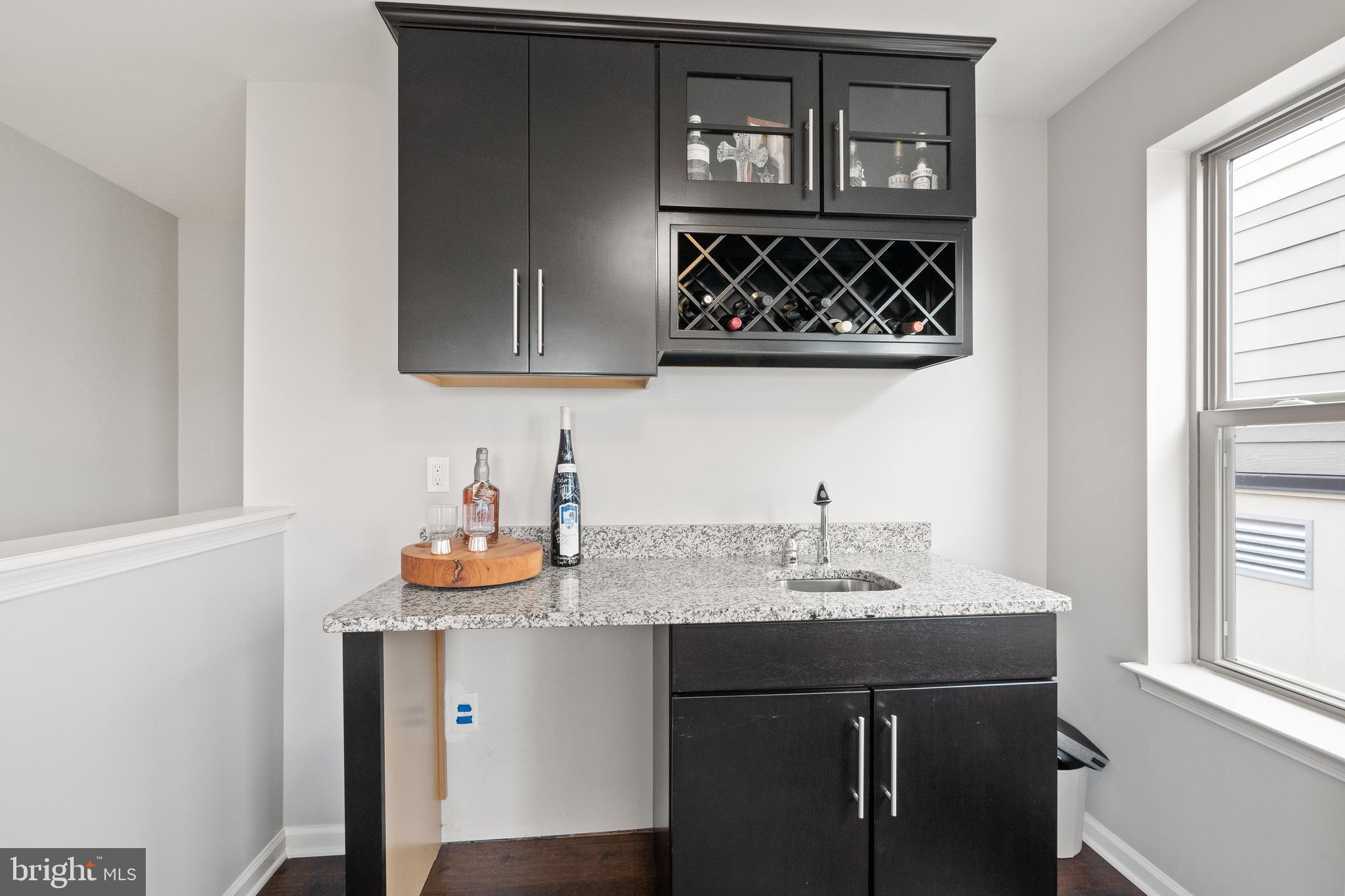 LOCUST POINT - Residential