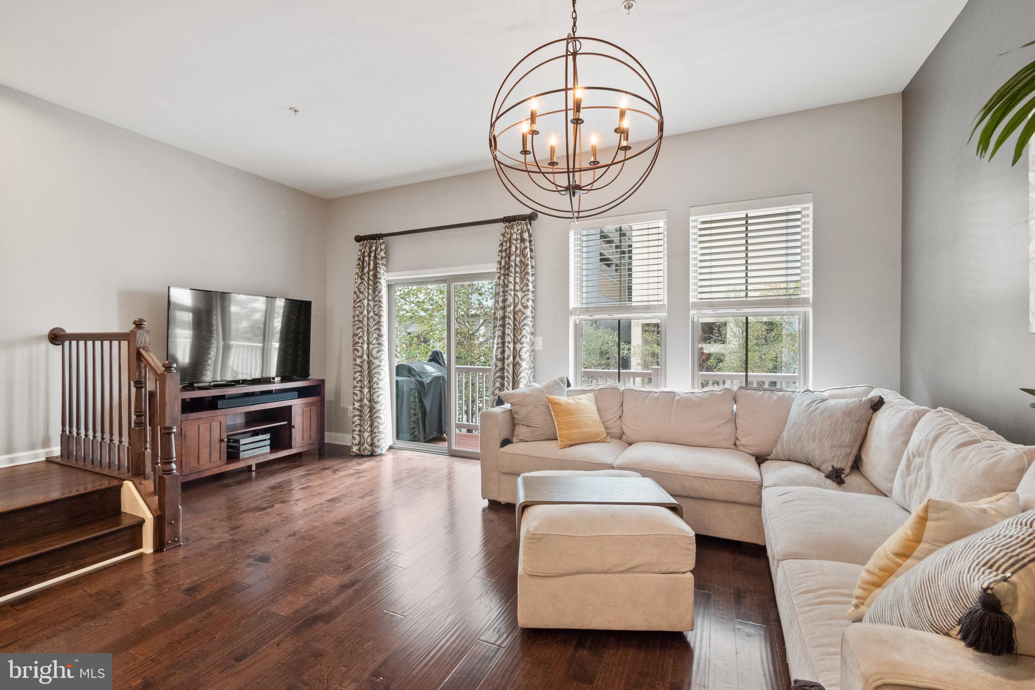 LOCUST POINT - Residential