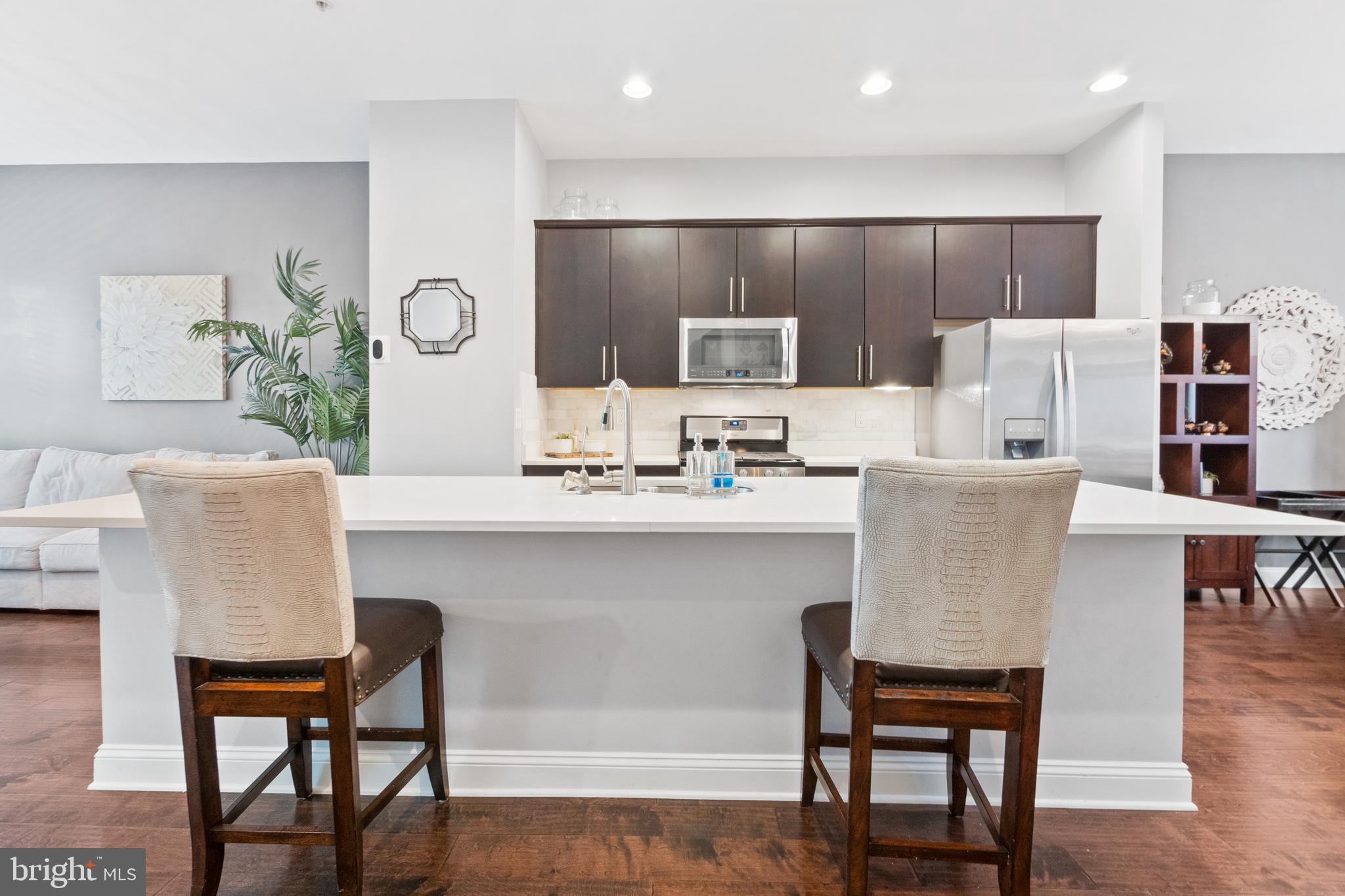 LOCUST POINT - Residential