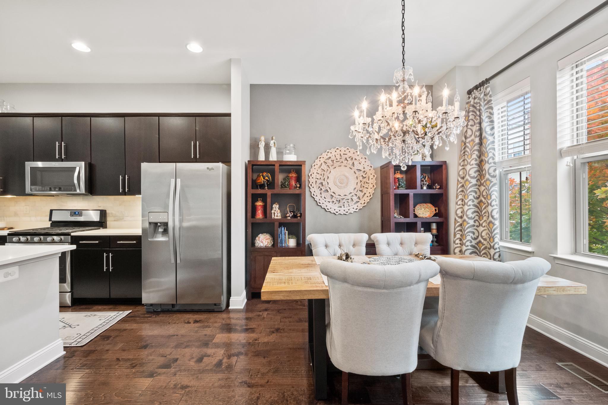 LOCUST POINT - Residential