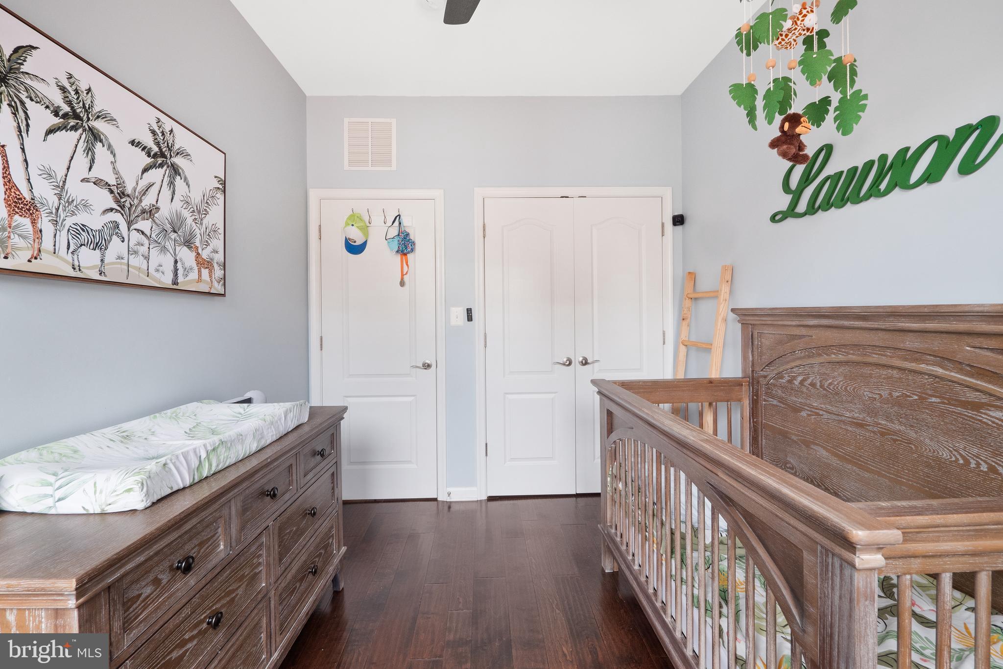 LOCUST POINT - Residential