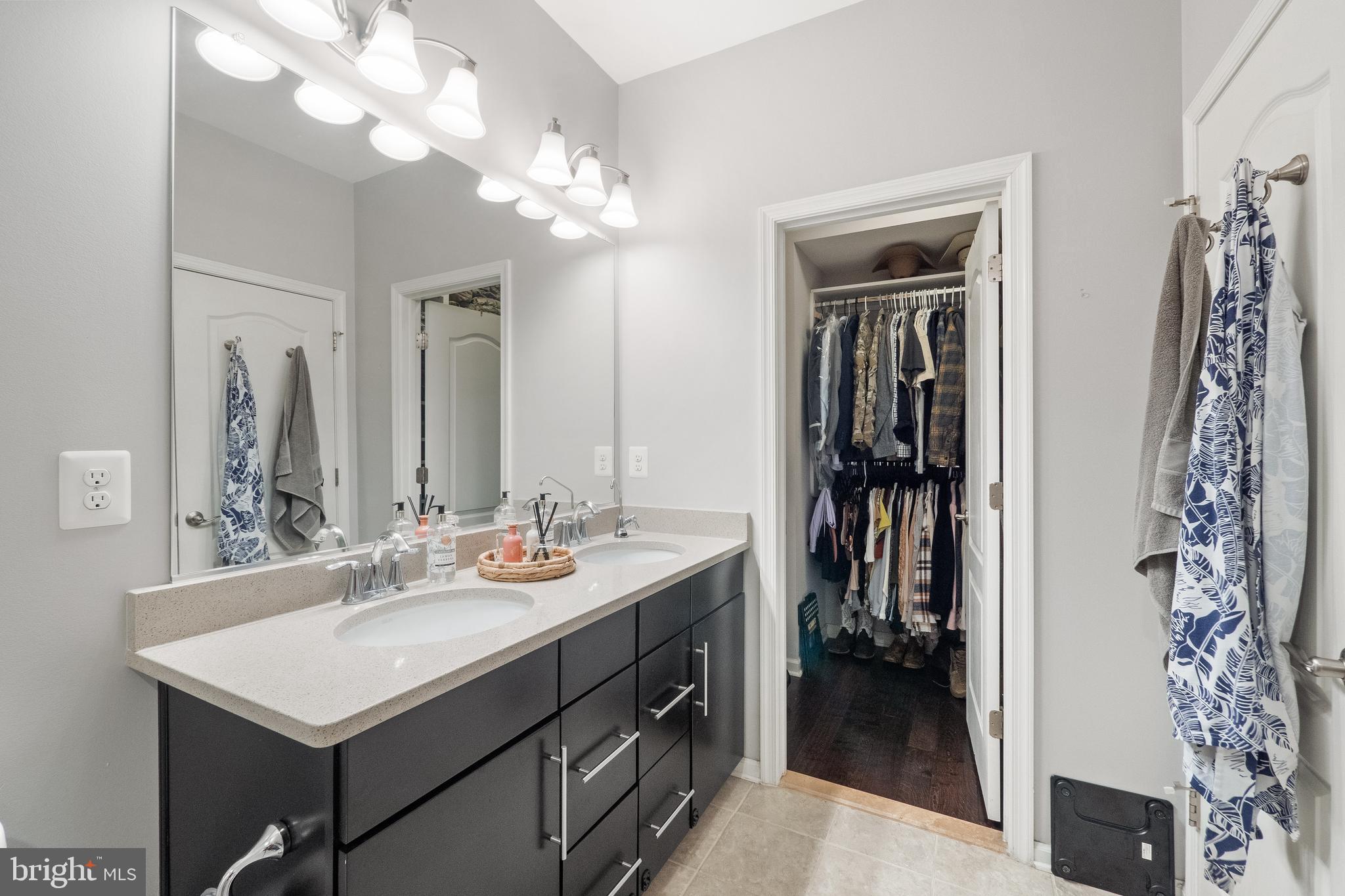 LOCUST POINT - Residential