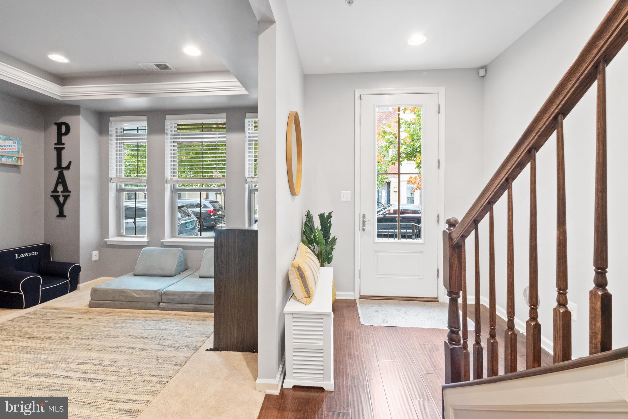 LOCUST POINT - Residential