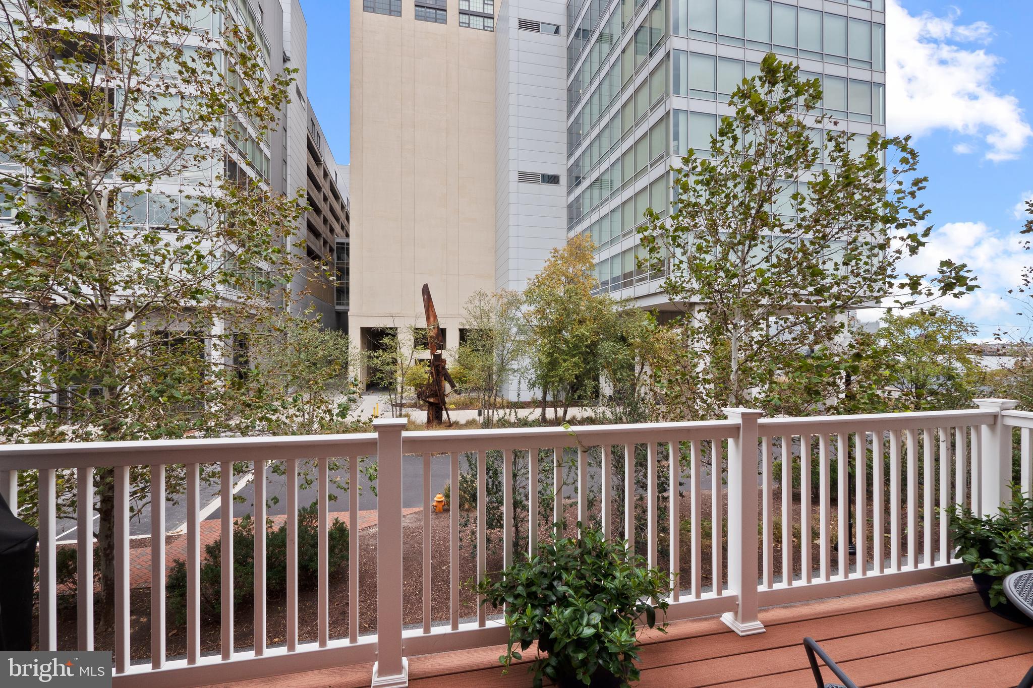 LOCUST POINT - Residential