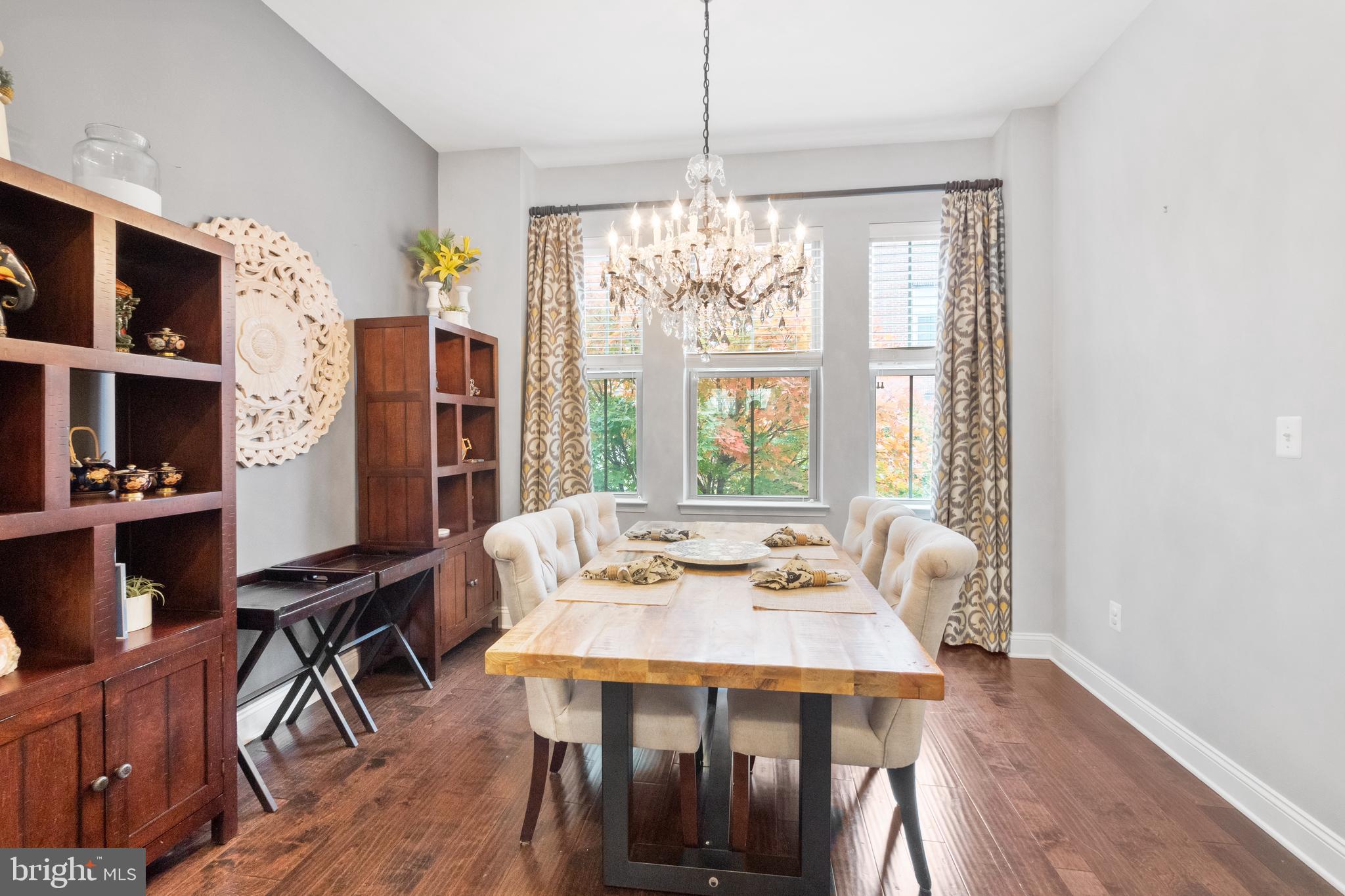 LOCUST POINT - Residential