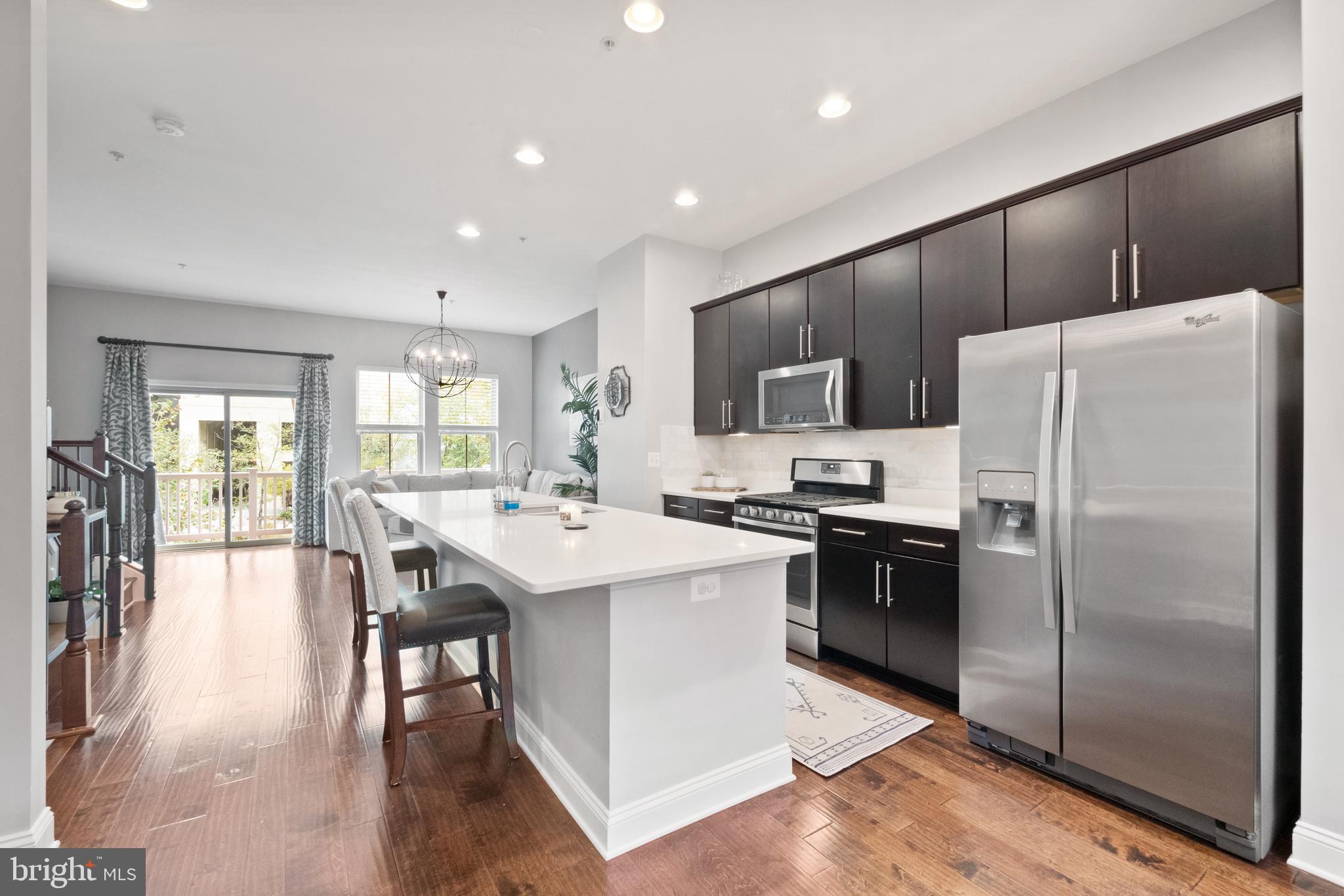 LOCUST POINT - Residential