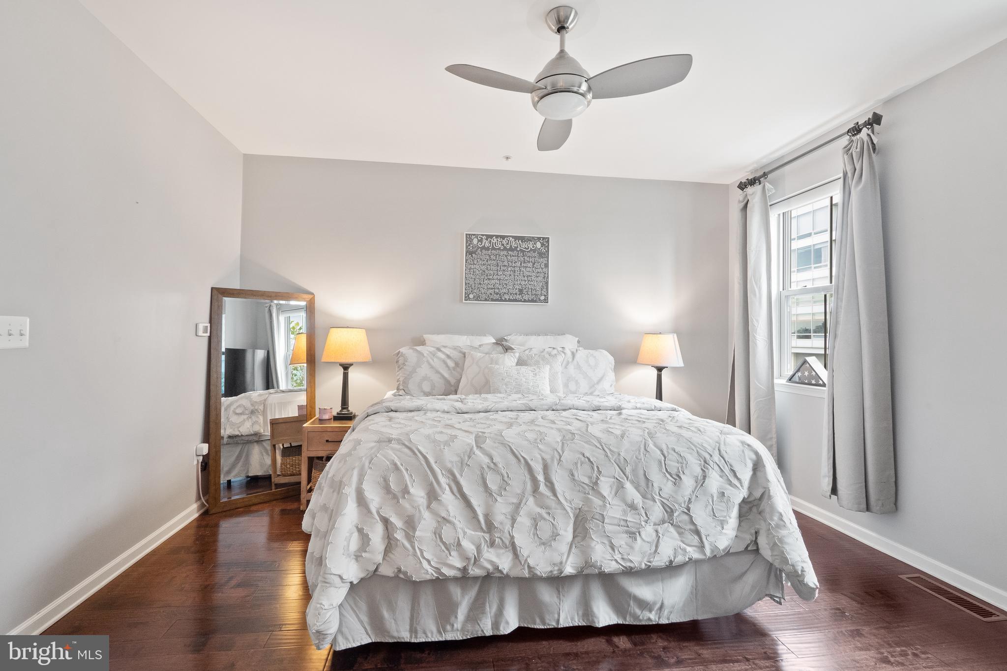 LOCUST POINT - Residential