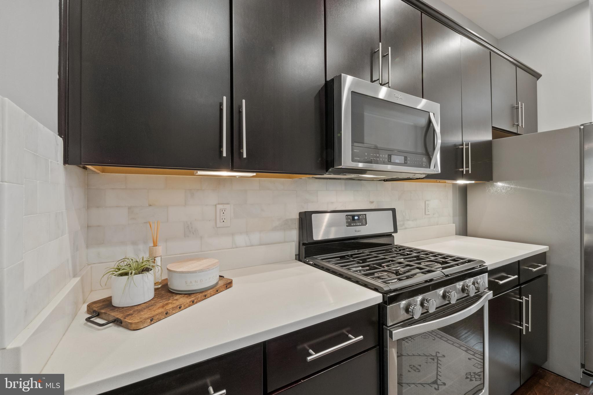 LOCUST POINT - Residential