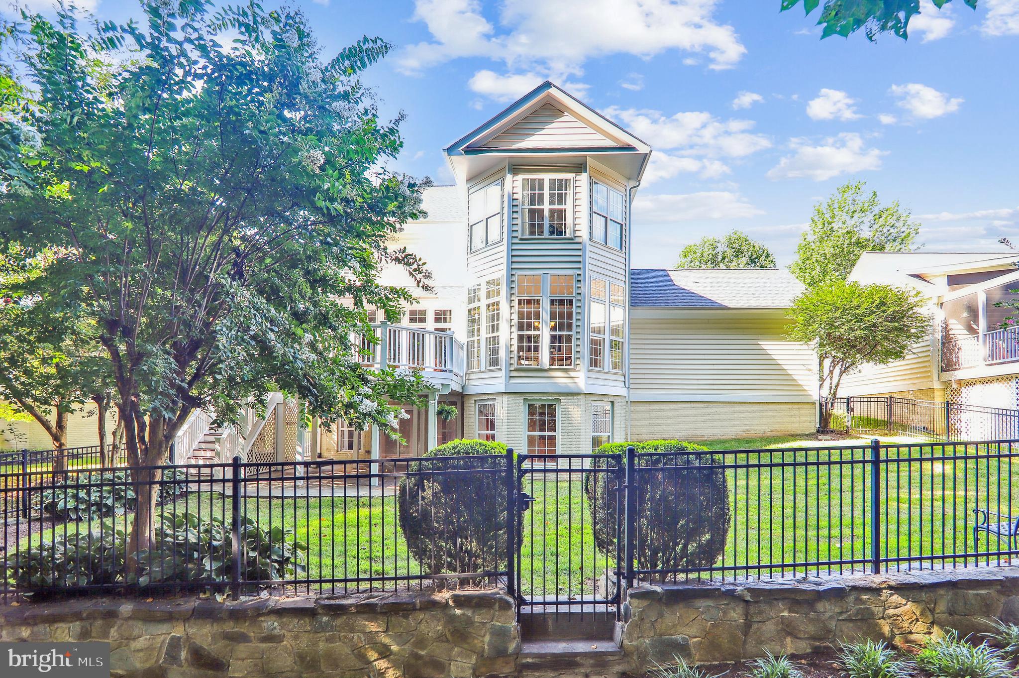 LAKELANDS - Residential