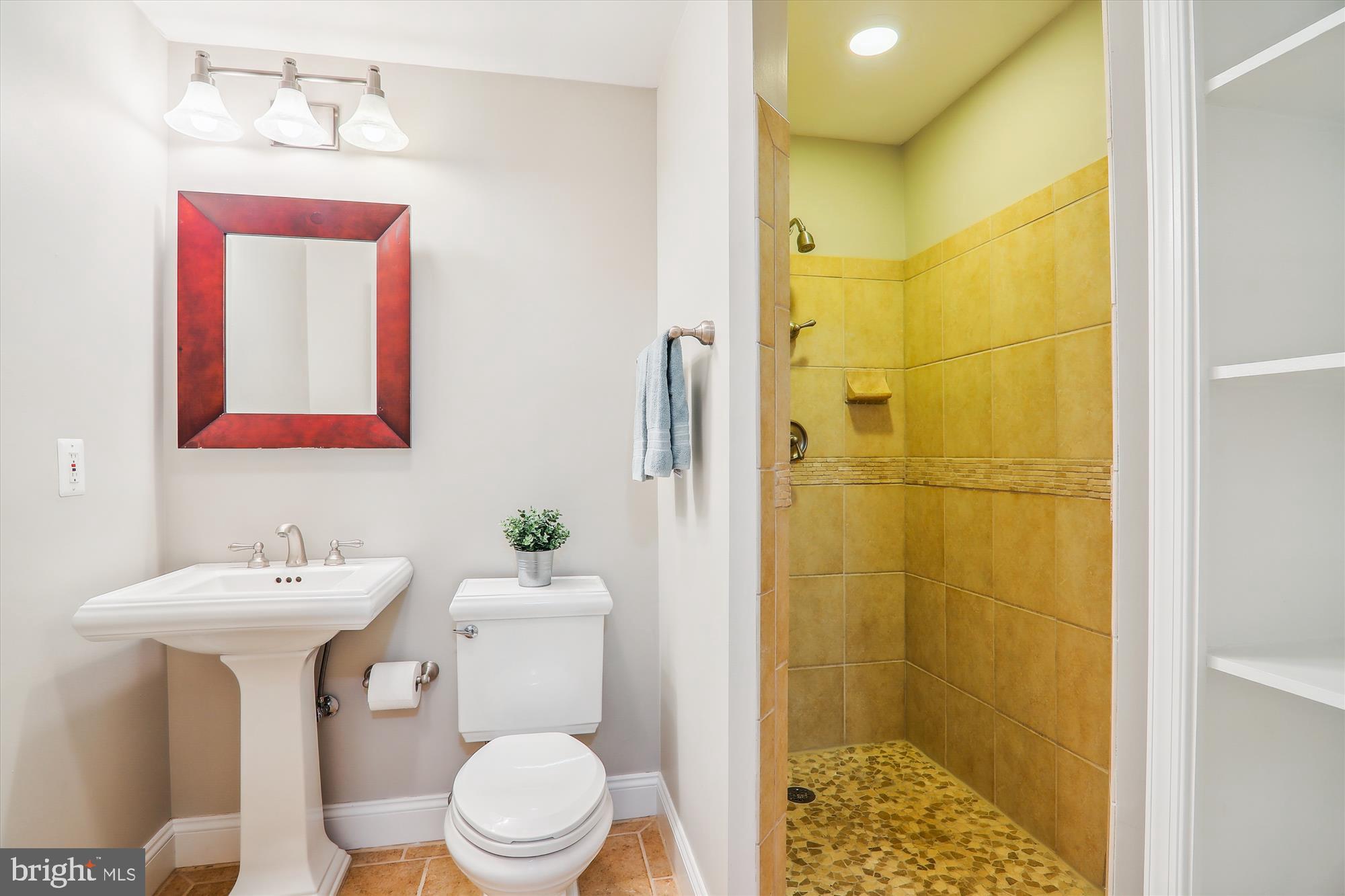 LAKELANDS - Residential