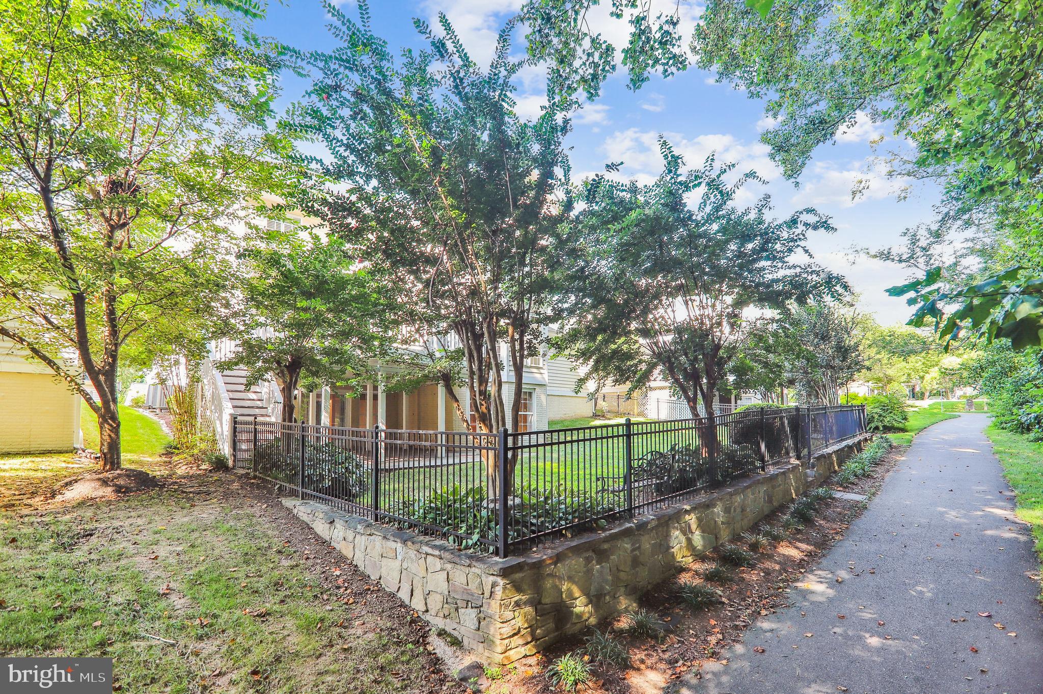 LAKELANDS - Residential