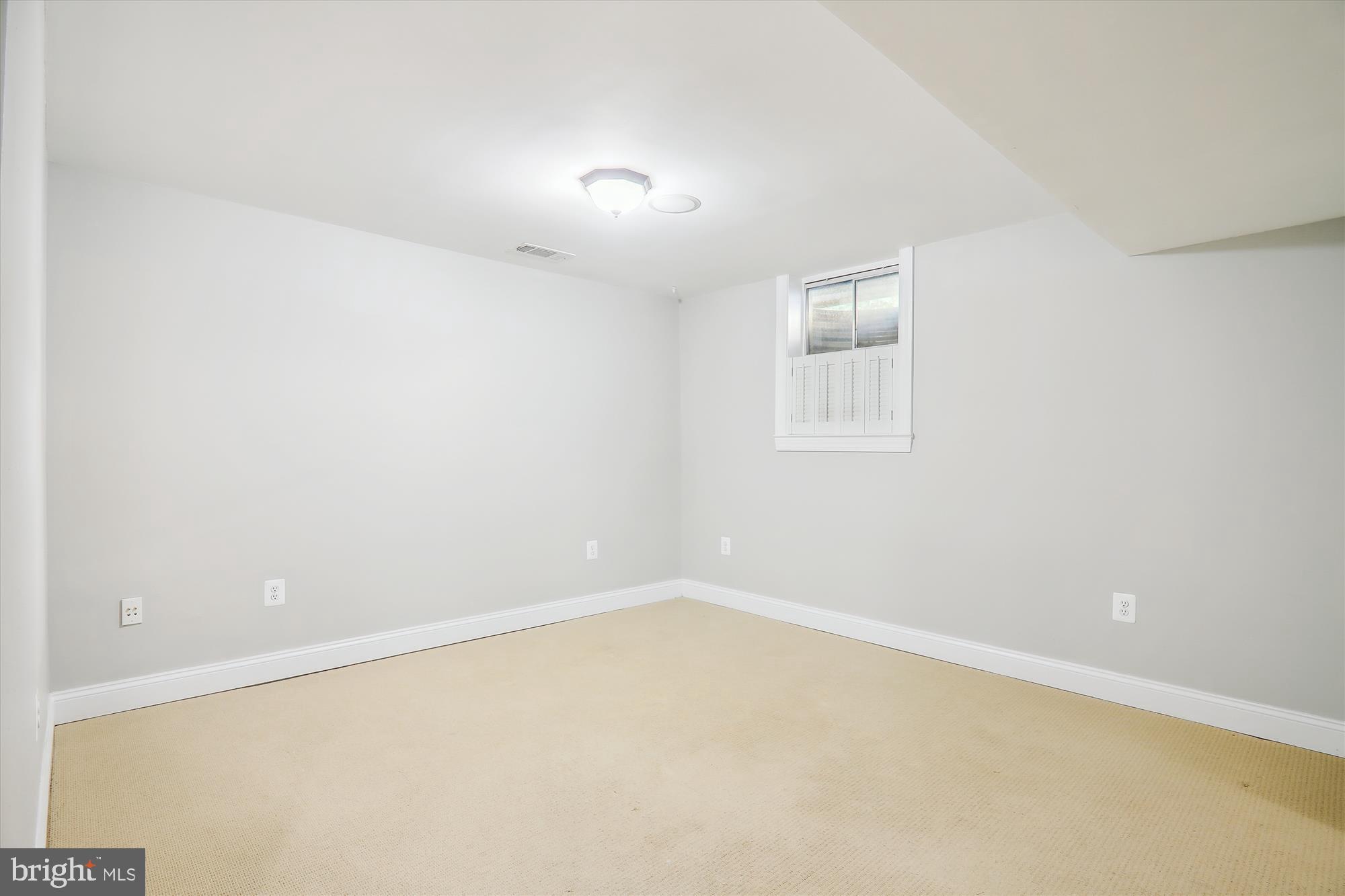 LAKELANDS - Residential