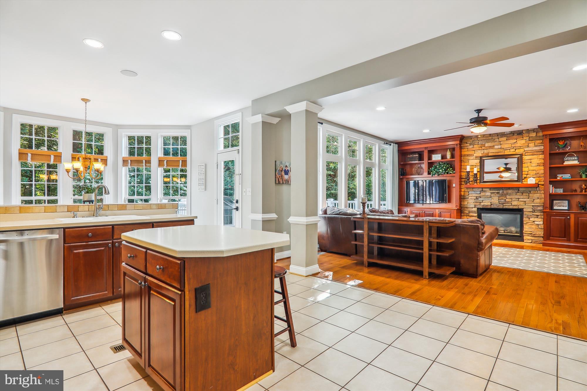 LAKELANDS - Residential