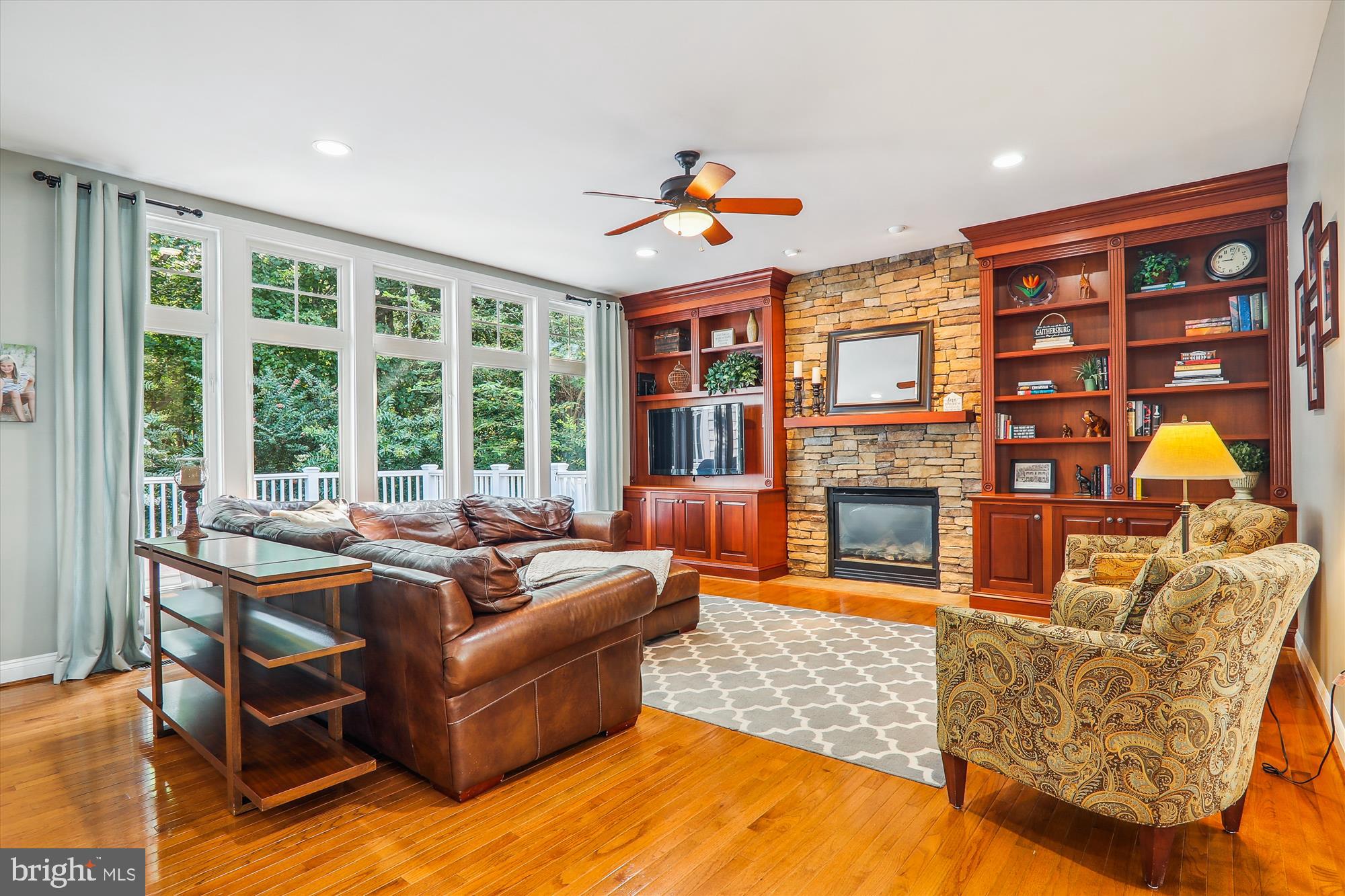 LAKELANDS - Residential