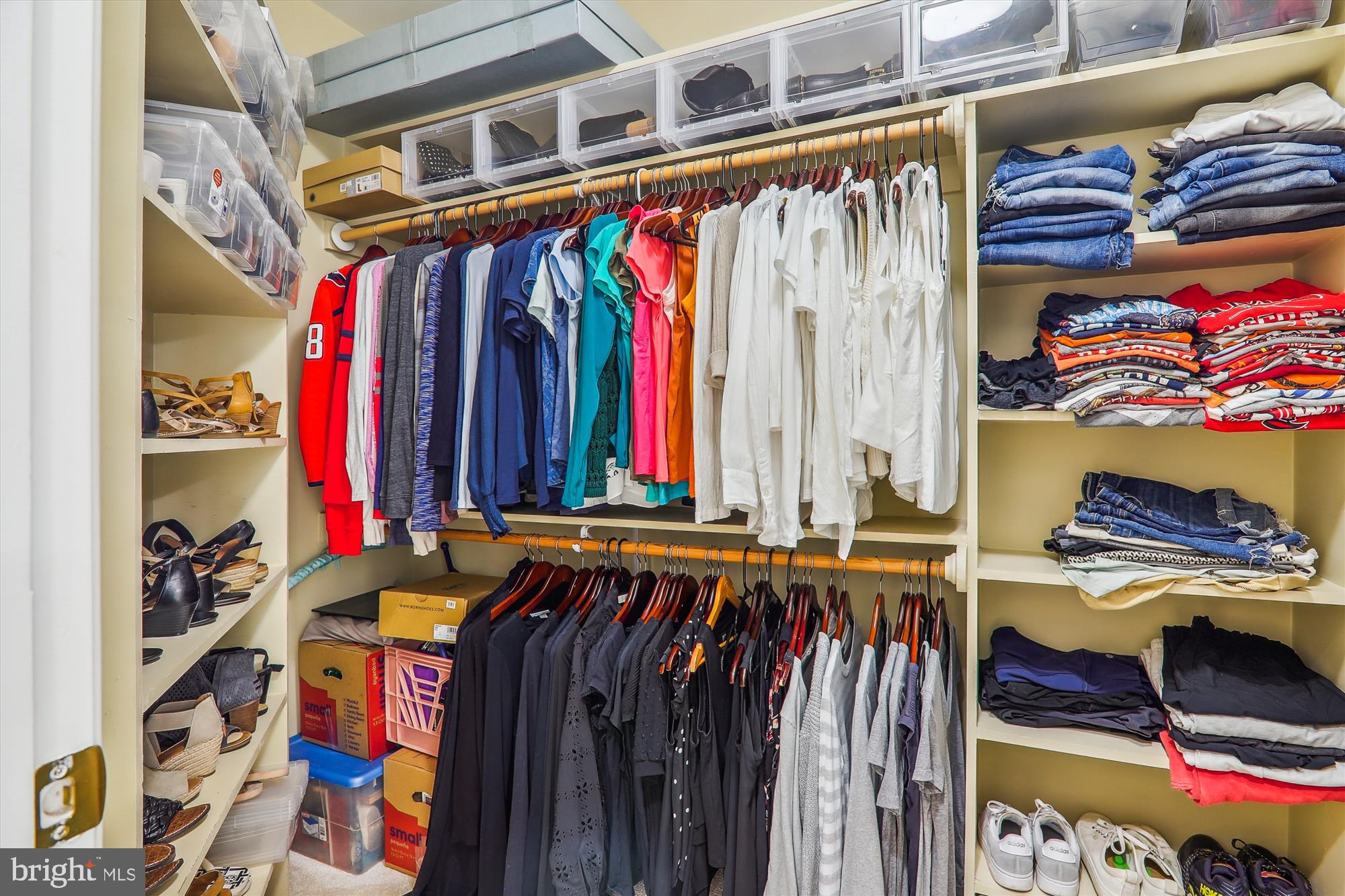 LAKELANDS - Residential