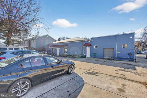 Photo of 900 Beatty St, TRENTON, NJ 08611 (MLS # NJME2070390)