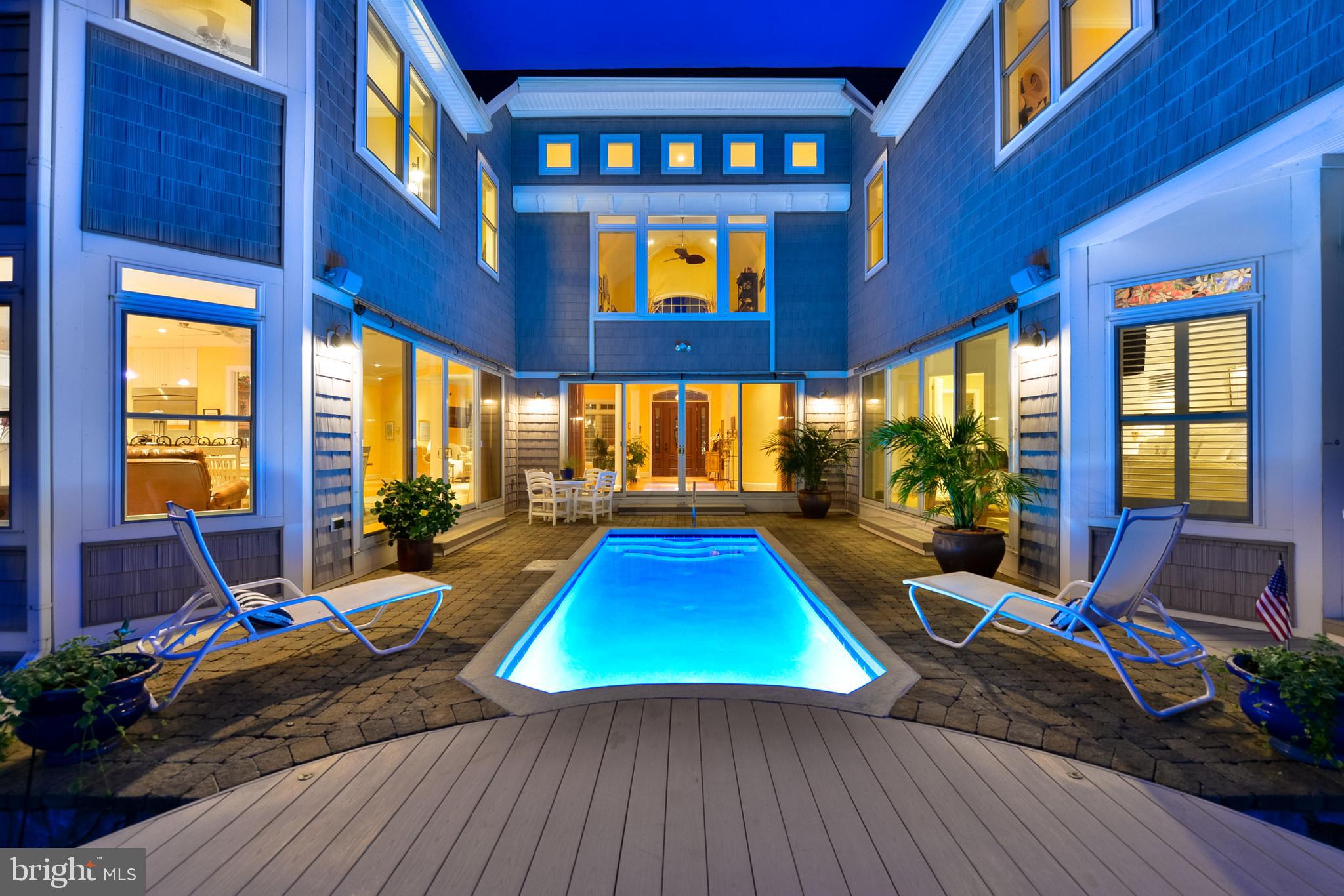 LIGHTHOUSE SOUND - Residential