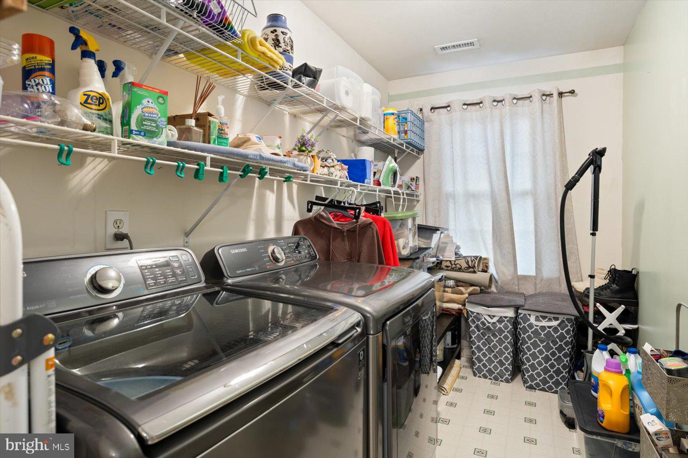 PRESIDENTIAL LAKES - Residential