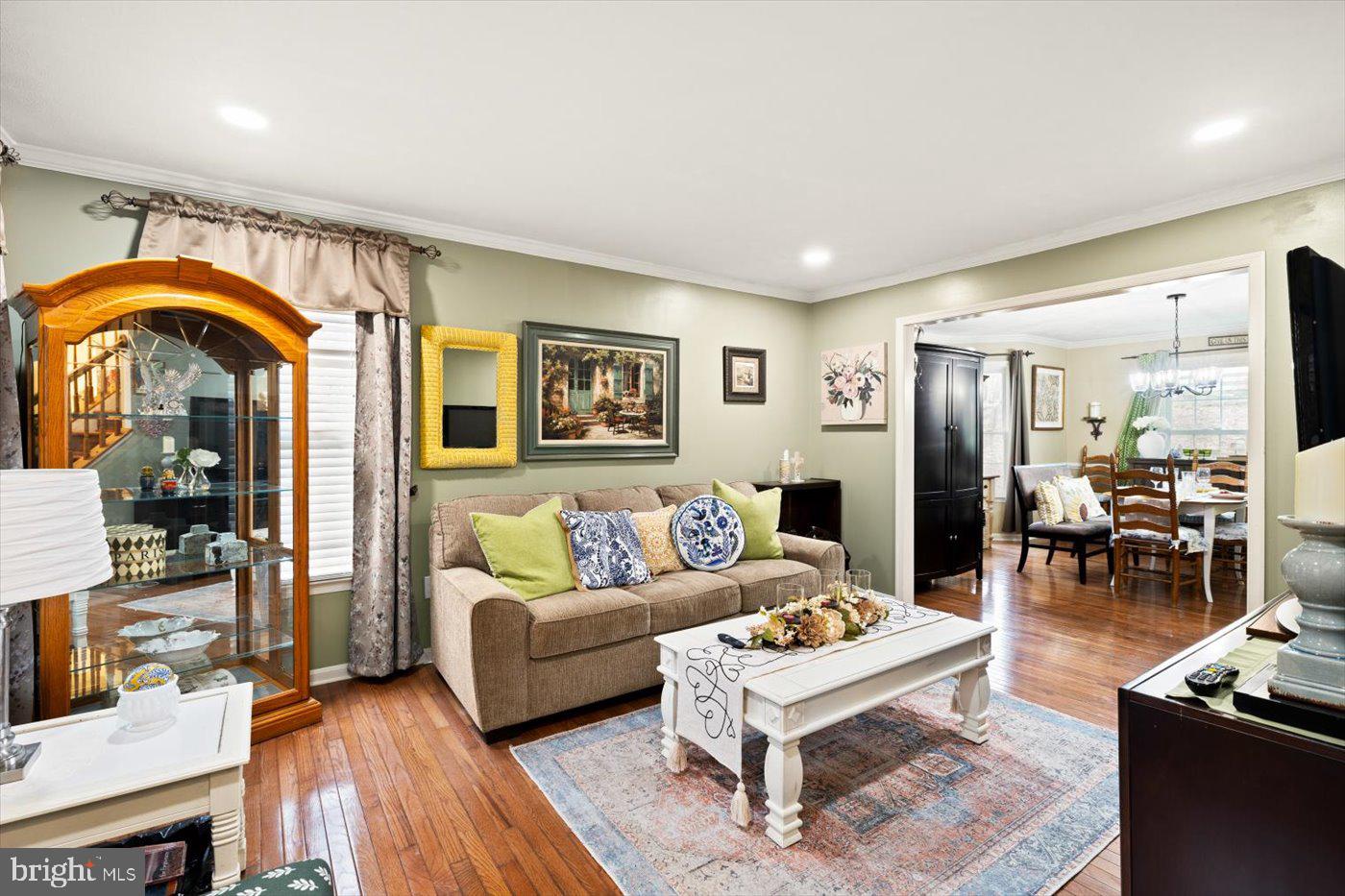 PRESIDENTIAL LAKES - Residential