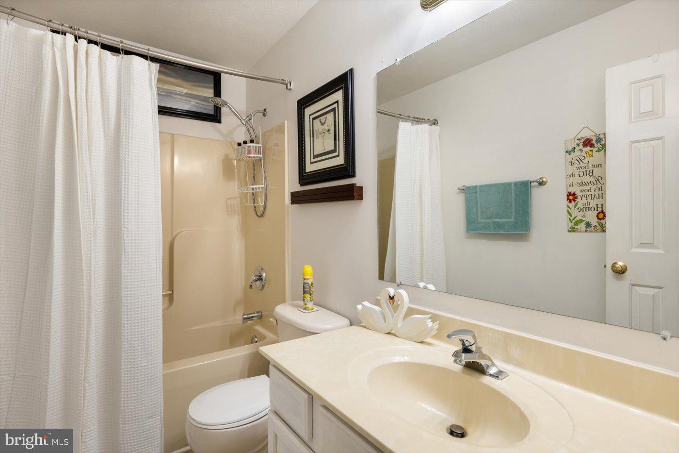 PRESIDENTIAL LAKES - Residential