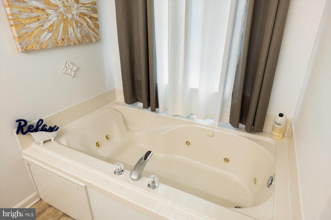 PRESIDENTIAL LAKES - Residential