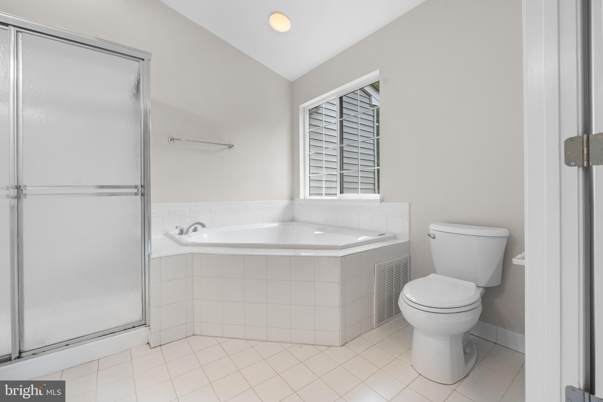 SEVEN OAKS - Residential Lease