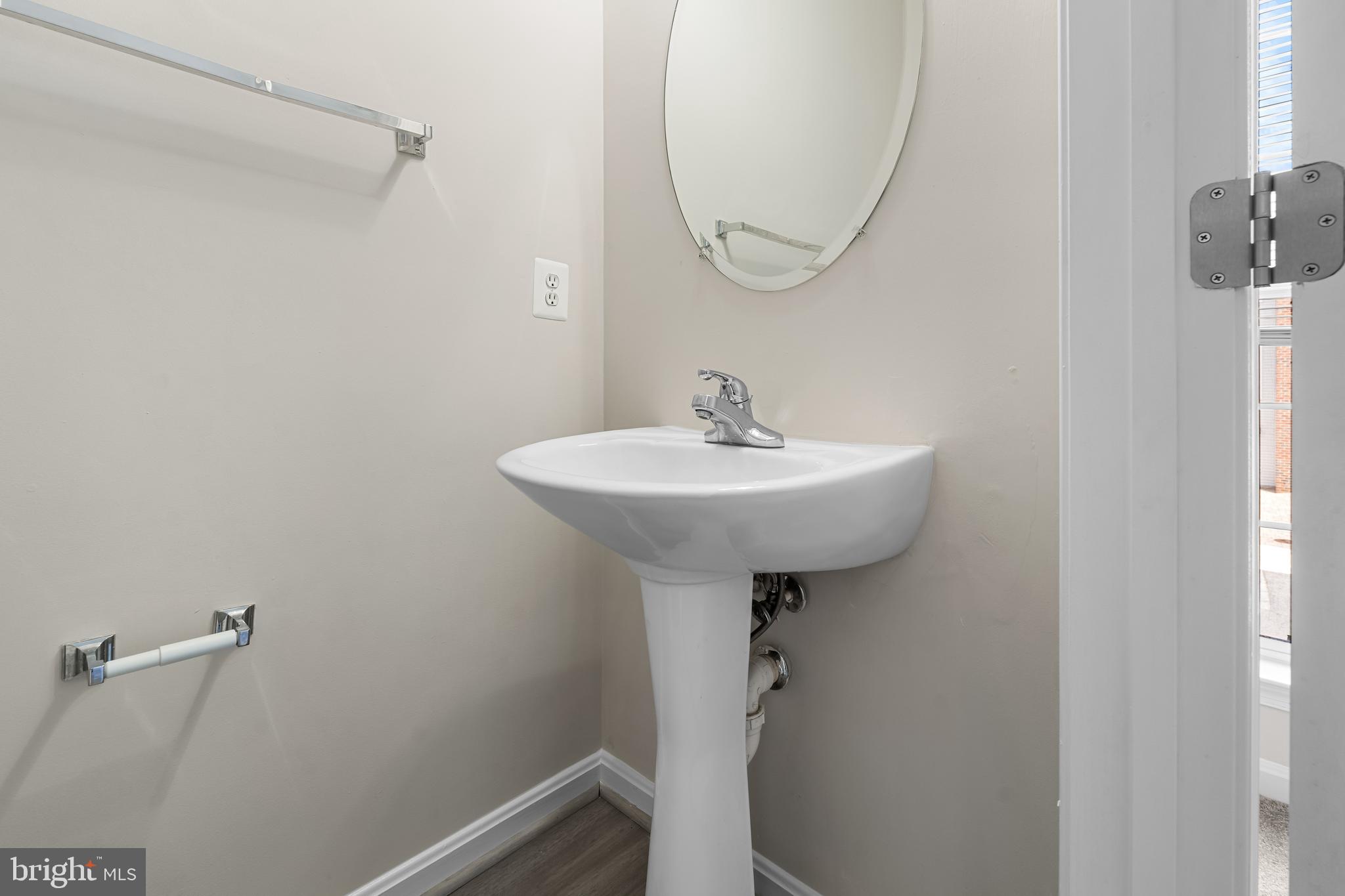 SEVEN OAKS - Residential Lease