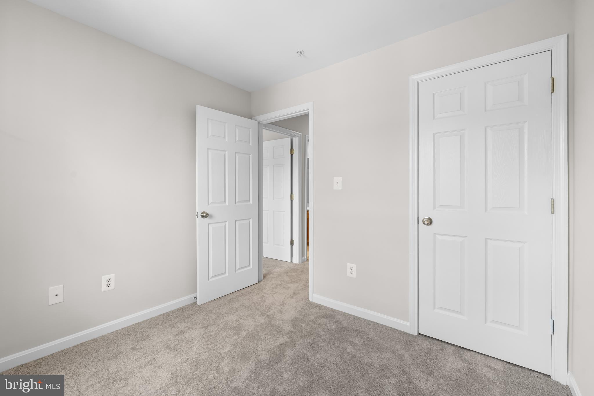 SEVEN OAKS - Residential Lease