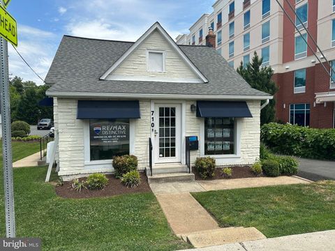 Photo of 710 W Broad Street, FALLS CHURCH, VA 22046 (MLS # VAFA2003984)