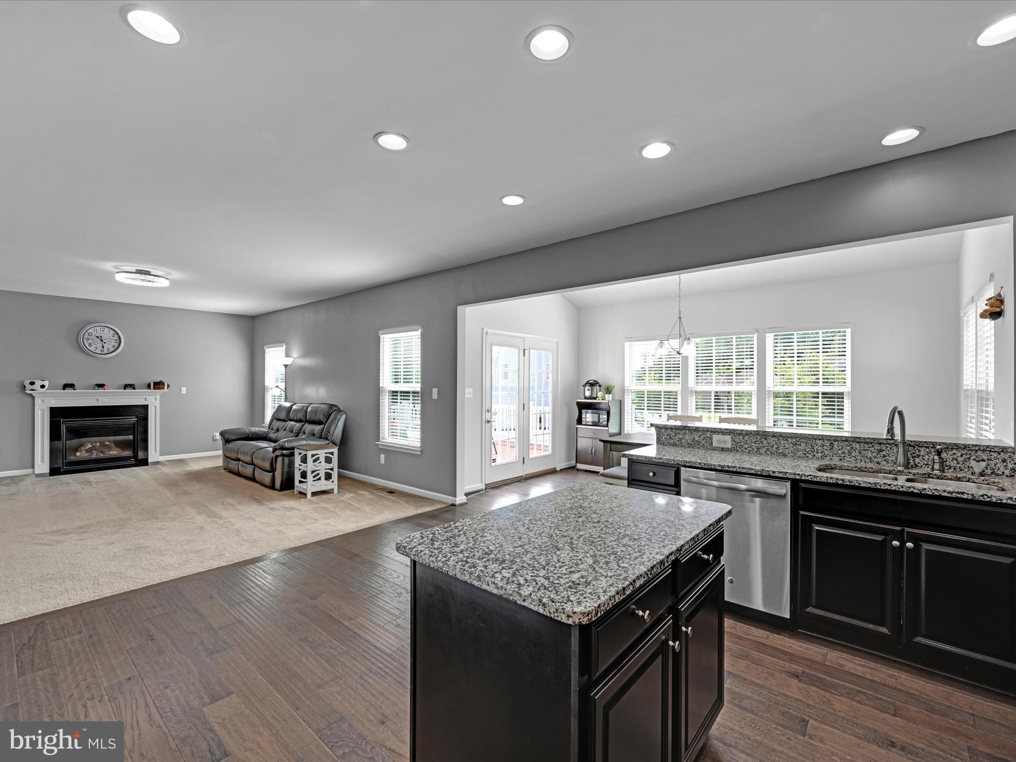 LOGANS RESERVE - Residential