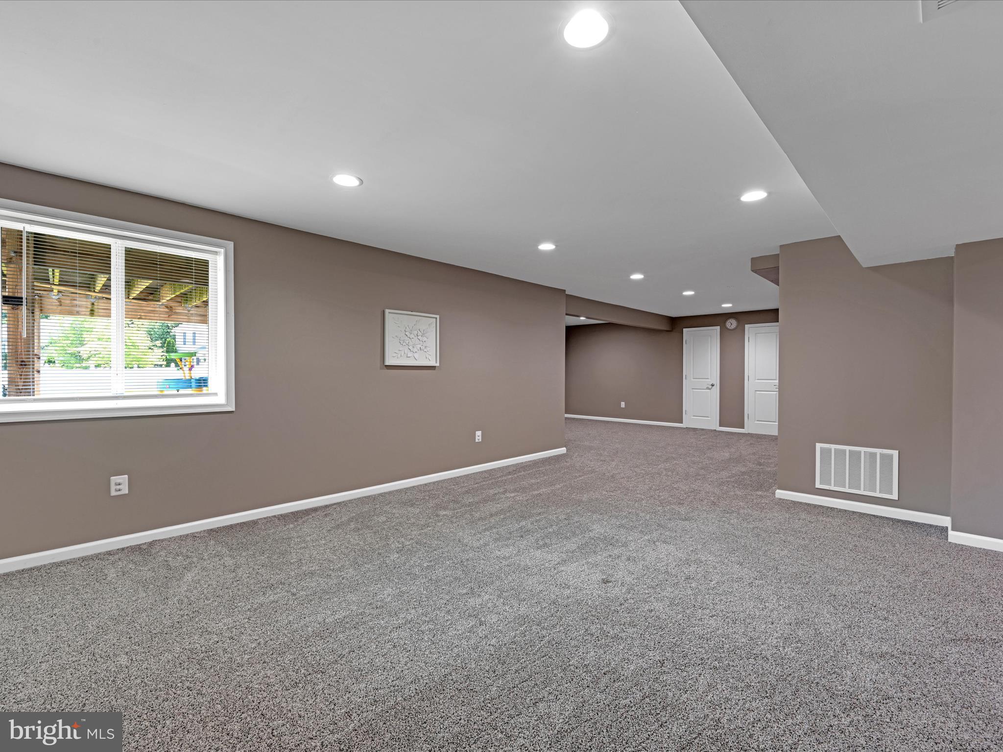 LOGANS RESERVE - Residential