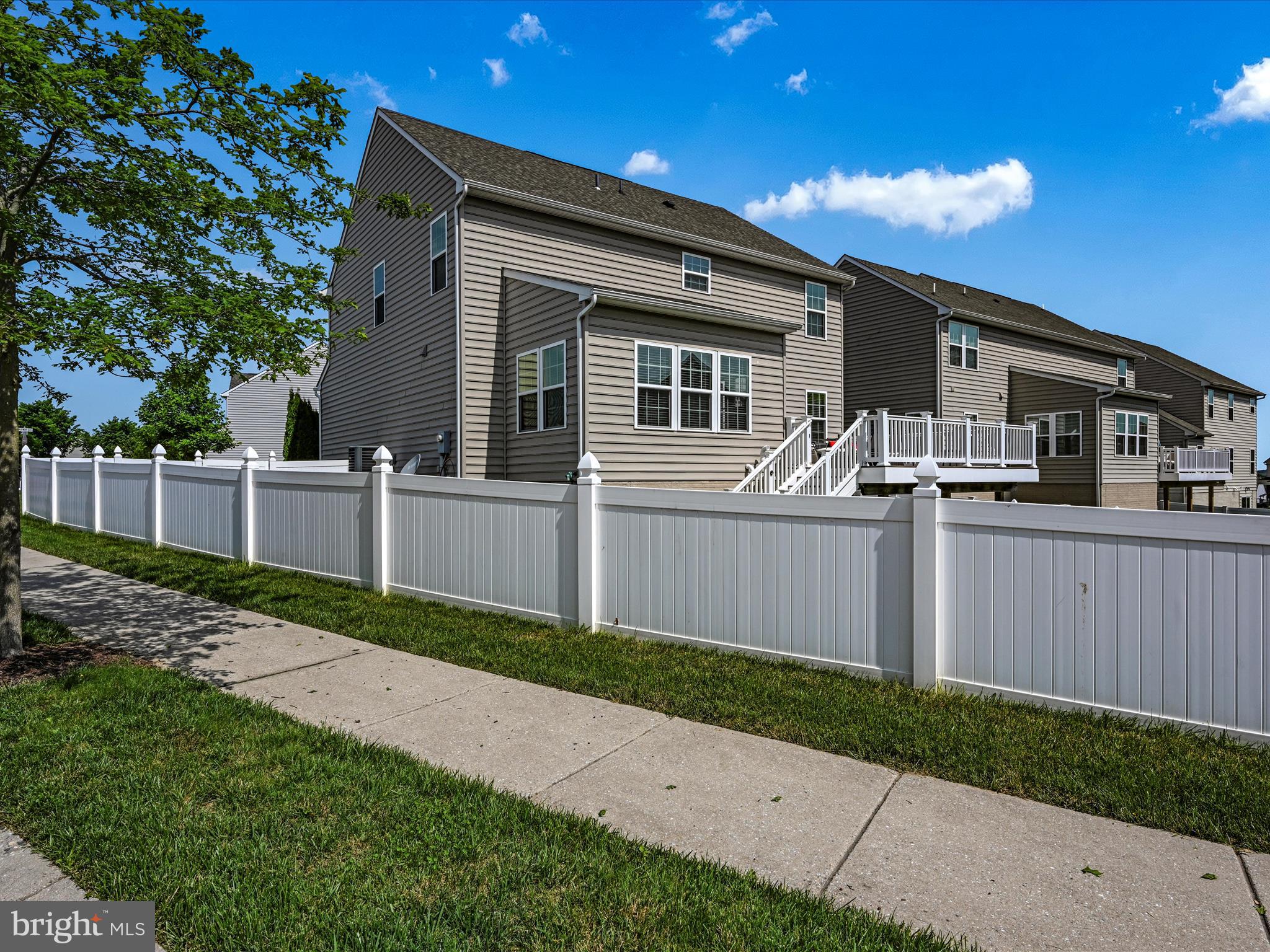 LOGANS RESERVE - Residential