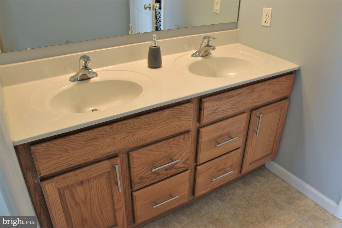 VINTAGE ACRES - Residential