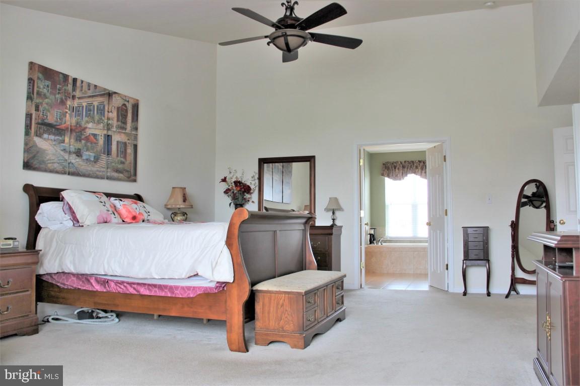 VINTAGE ACRES - Residential