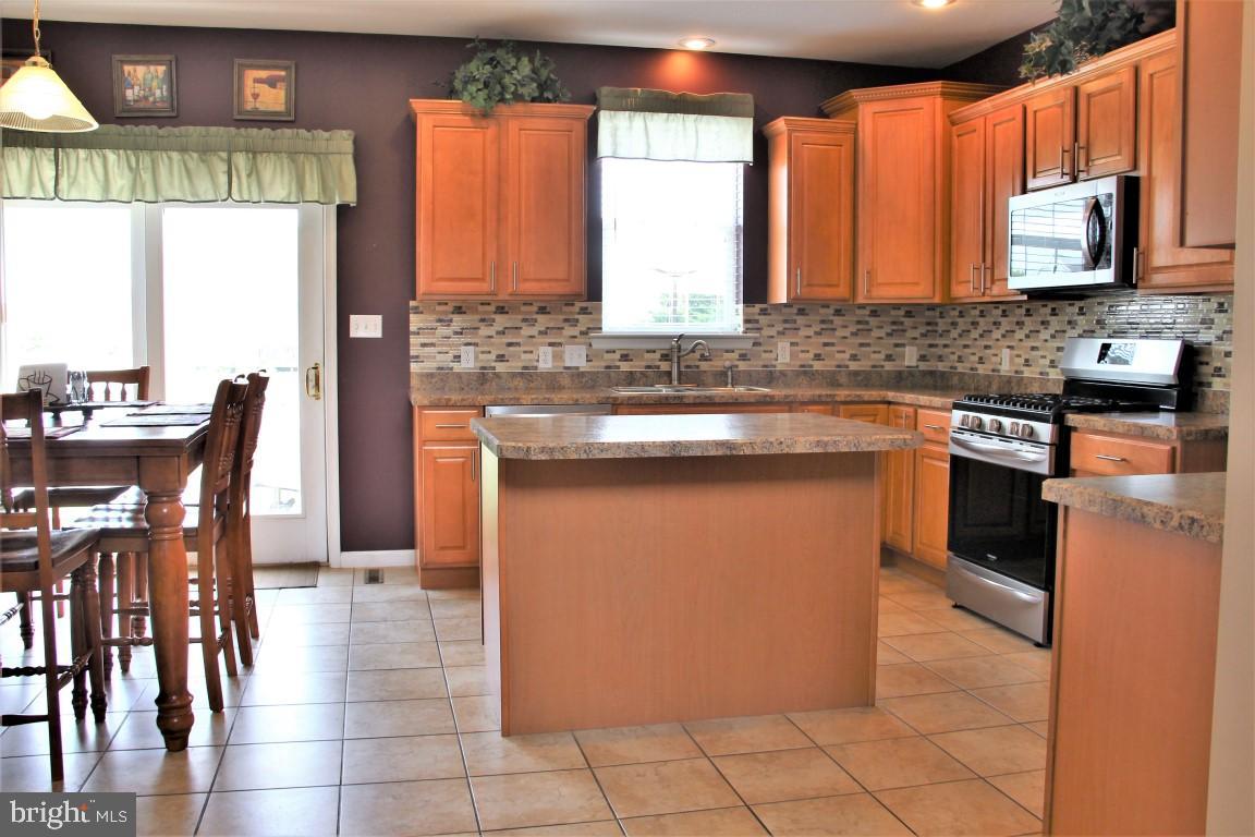 VINTAGE ACRES - Residential
